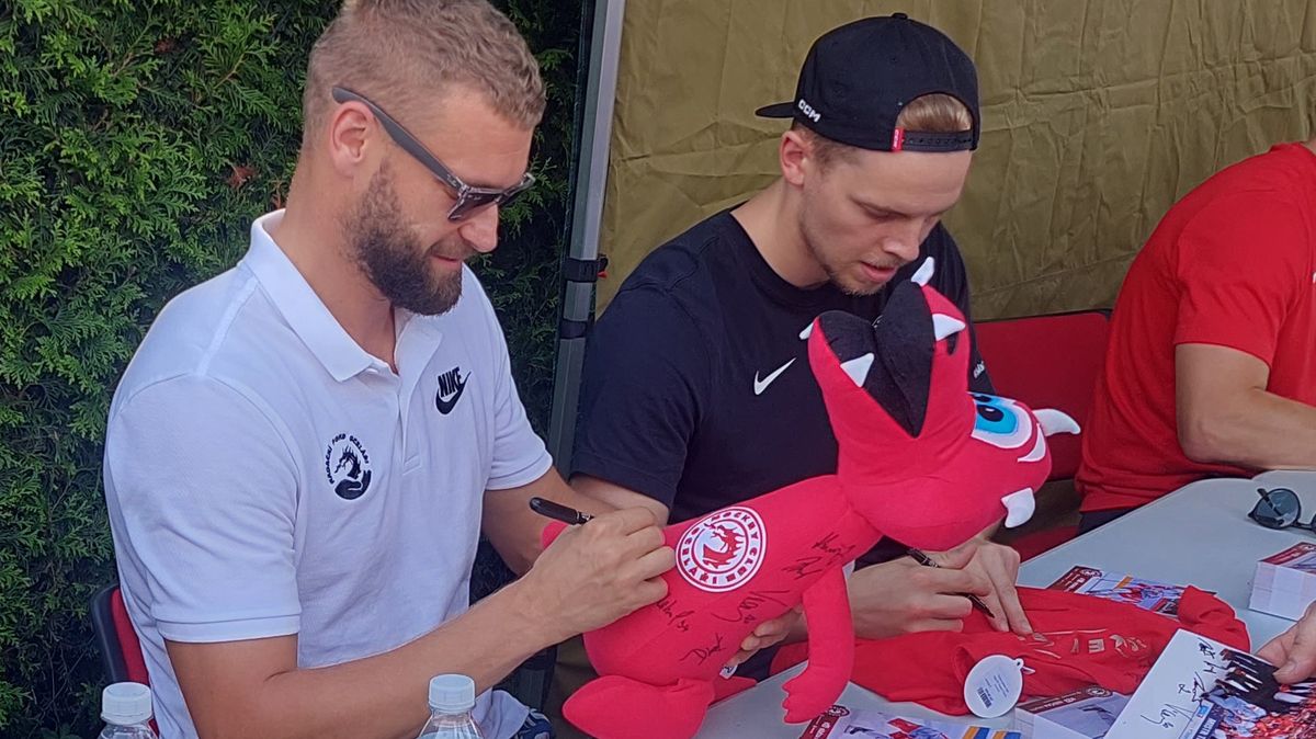 Hokej mě pořád náramně baví, říká hvězda extraligového šampiona