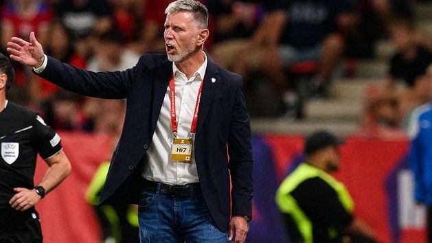 Šilhavý otevřeně: Kritika bolí a mrzí. V Albánii se nikdo nerozklepe
