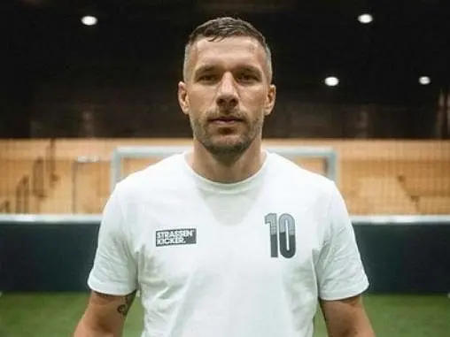 Fotbalovy Mistr Sveta Podolski Bude Hrat Za Gornik Zabrze Sport Cz
