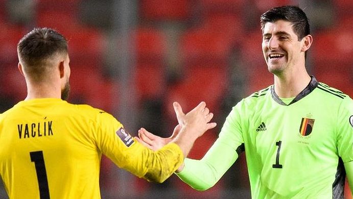 Rána pro giganta! Brankářskou jedničku čeká operace