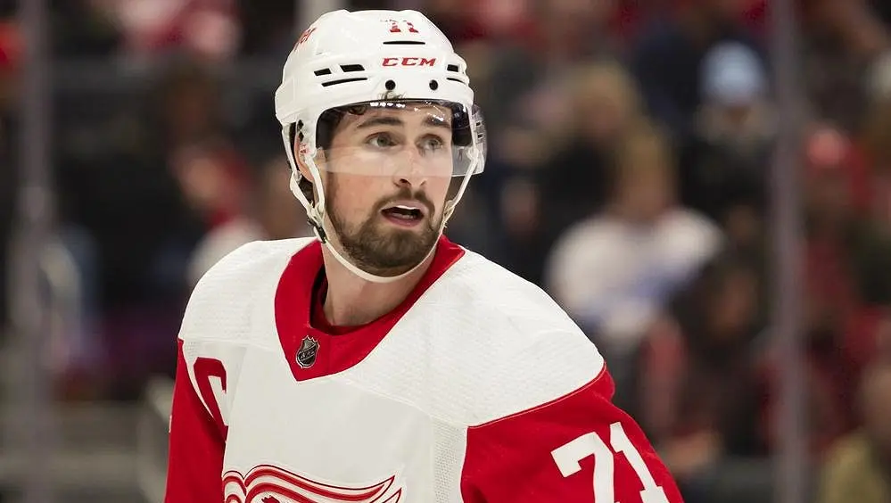 Další trucující hvězda se NHL přestává líbit. Soutěž si posvítí na smluvní doložky