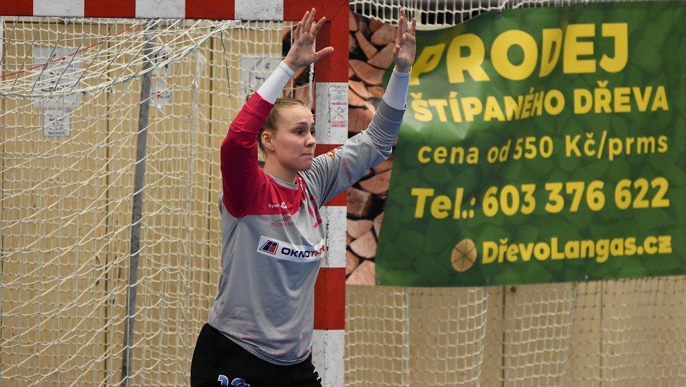 Házenkářky Slavie v duelu mistryň porazily Dunajskou Stredu, Most poprvé prohrál