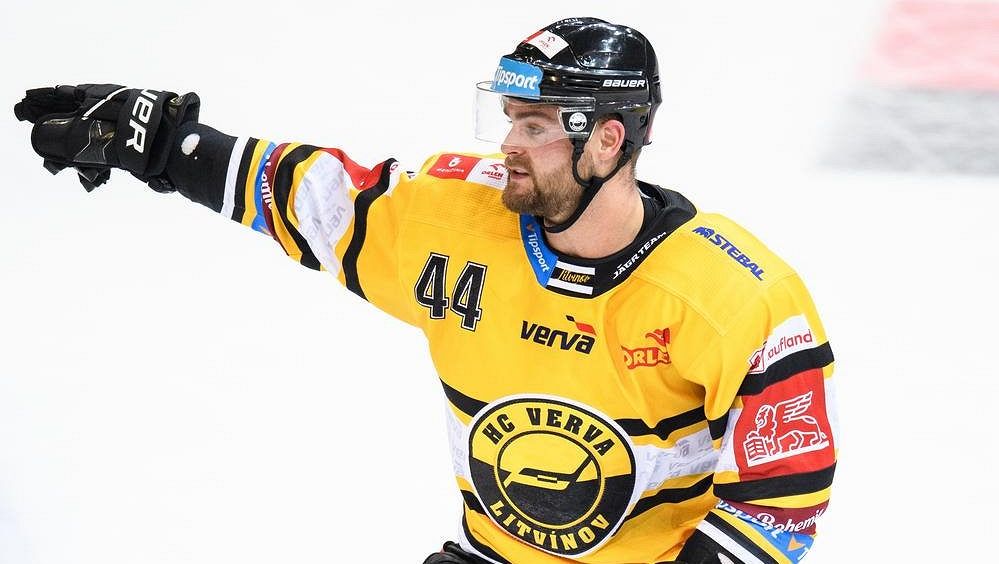 Novou posilou hokejistů Sparty je kanadský obránce Aaron Irving