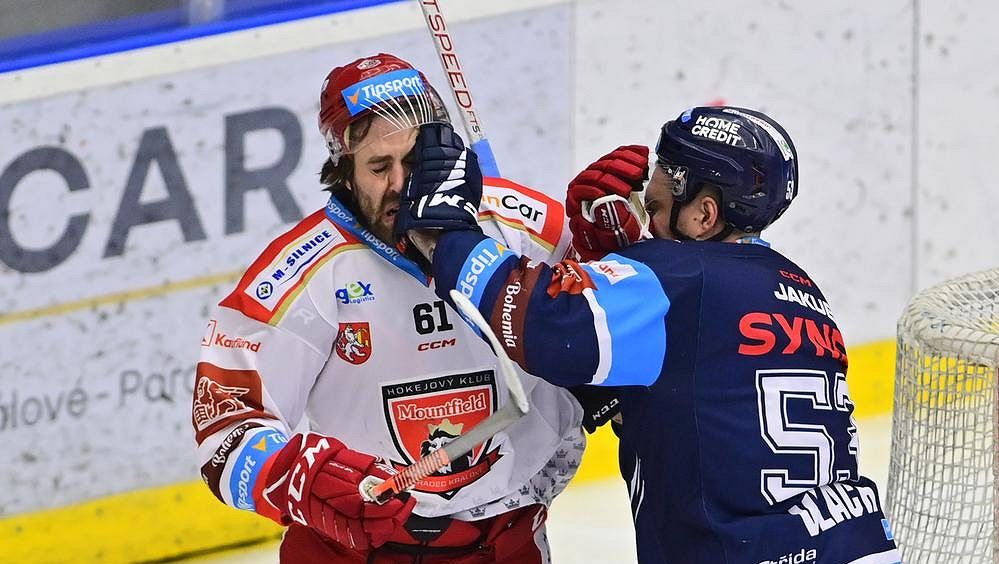 HOKEJ ONLINE: Čtvrtfinále extraligy pokračuje na Spartě a v Hradci Králové