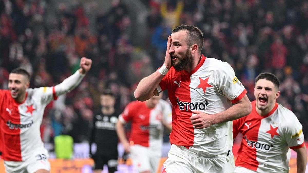 FOTBAL ONLINE: Slavia hraje po dramatu v Mladé Boleslavi, poslední prověří Spartu