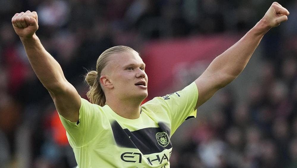 Haaland? Na stejné úrovni jako Messi s Ronaldem, tvrdí Guardiola