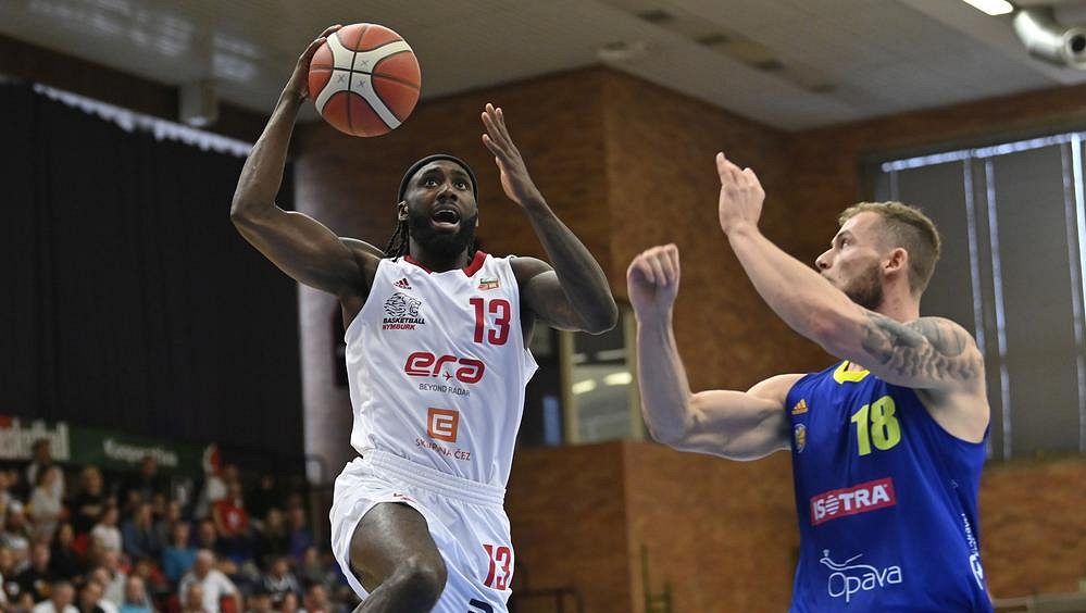 Basketbalisté Nymburka vyhráli v Opavě 89:77, o finalistovi rozhodne sedmý zápas