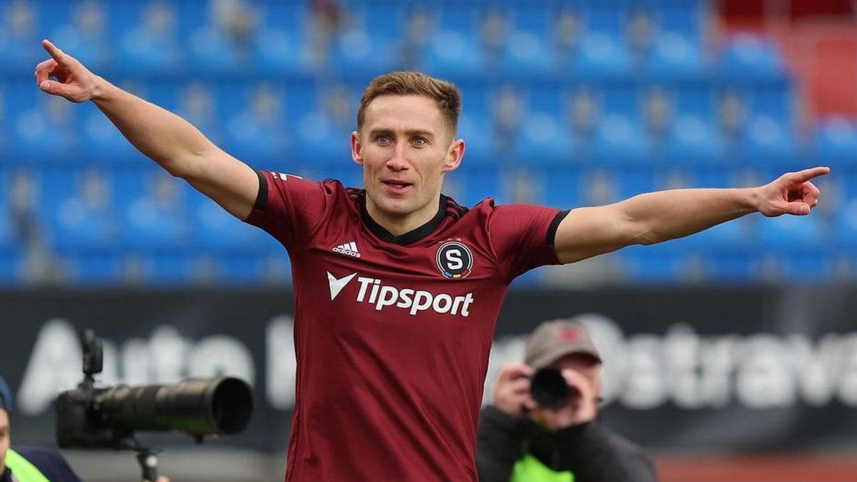 FOTBAL ONLINE: Sparta stíhá vedoucí Slavii, u dna plane bitva o záchranu