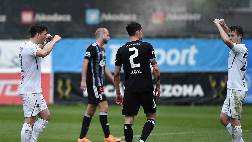 První poločas byl průser, přiznal Nikl po dalším krachu Dynama. Děravou obranu příště otestuje starý známý