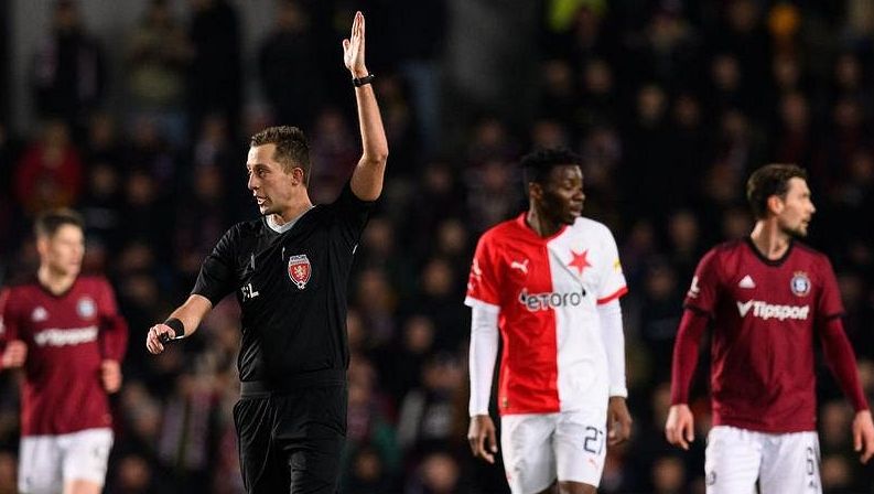 Finále fotbalového poháru bude pískat stejně jako ligové derby sudí Černý