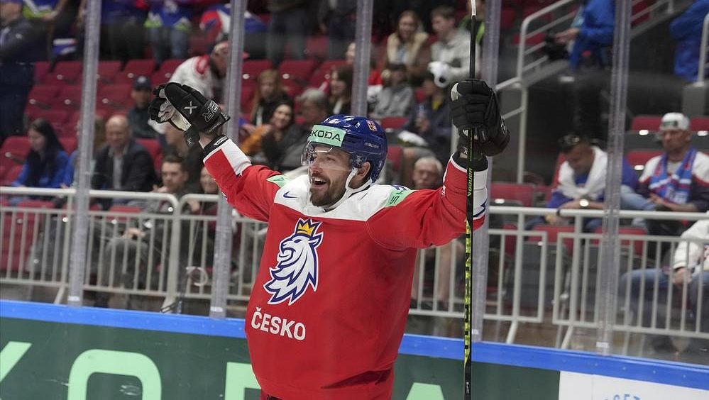 Hokejová výhra a večer fandit MMA. Zvítězí Vémola, nebo Kincl? Sázky máme, přiznává Kempný