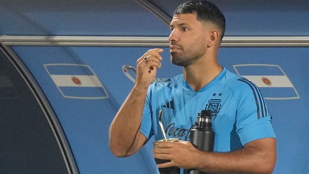 Strach o fotbalovou hvězdu! Srdeční šok v přímém přenosu