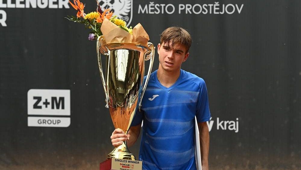 Svrčina na druhý pokus vyhrál challenger v Prostějově, ve finále porazil Macháče