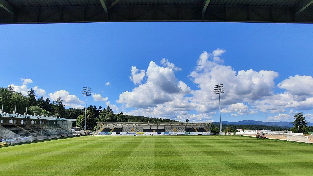 Jablonec pokřtí se Spartou nový trávník. Kalamity jako na Slavii se nebojí