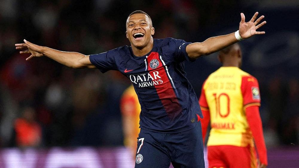 Mbappé dvěma góly pomohl PSG k první ligové výhře v sezoně