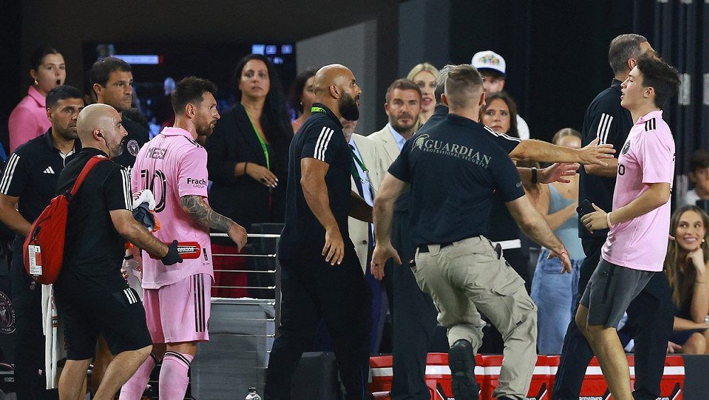 Messimu pořád v patách. Osobní bodyguard hlídá Argentince dokonce i při zápase