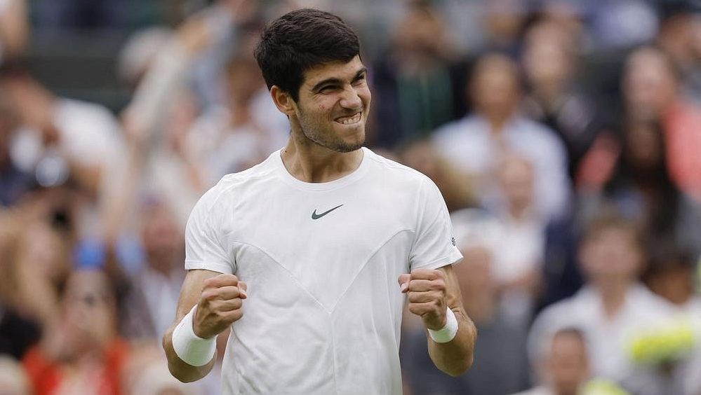 Světová jednička nadělila kanára. Alcaraze ve Wimbledonu postoupil