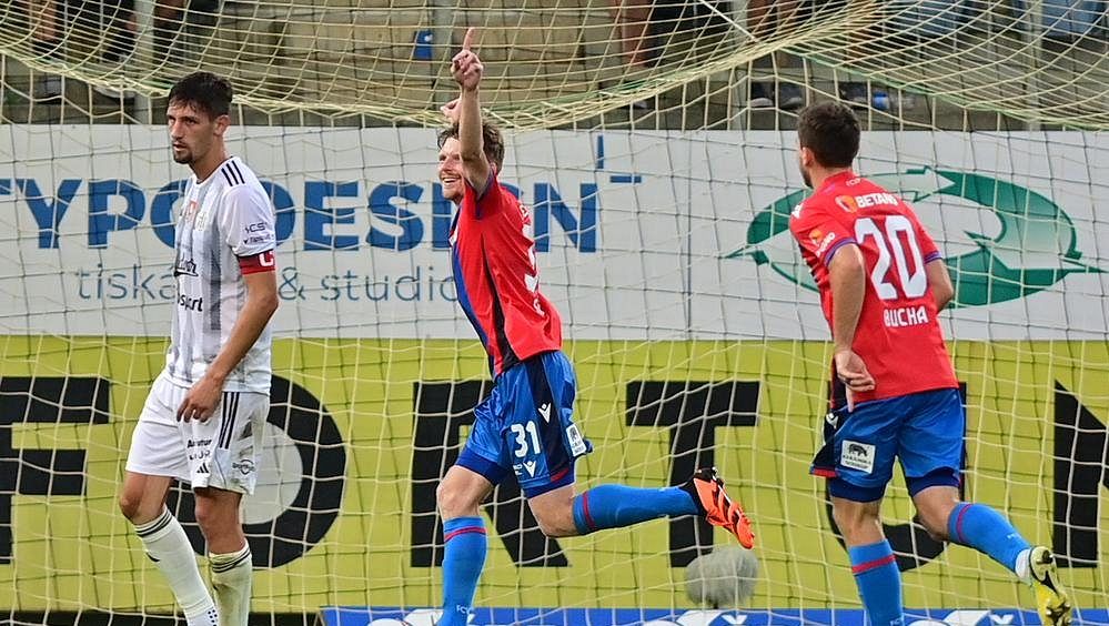 Pravačka, hlava, penalta a premiérový hattrick. Nejlepší zápas kariéry, libuje si Šulc