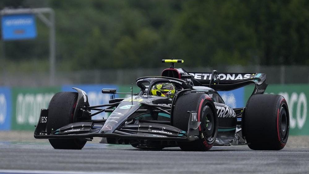 Návrat blatníků do formule 1? FIA bude v Silverstonu provádět speciální testy za deštivého počasí