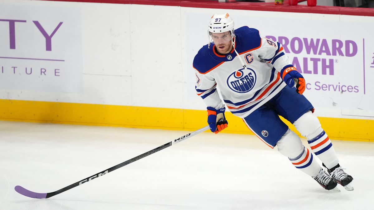 McDavid je s průměrem tří bodů na zápas hráčem týdne NHL