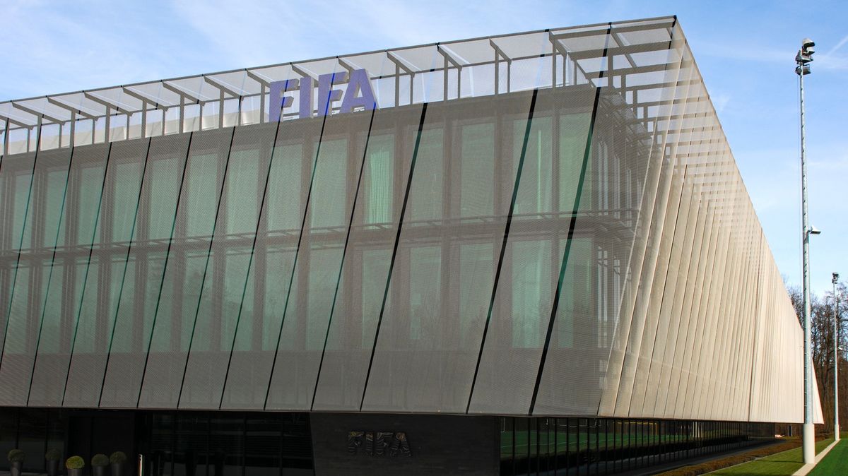 FIFA prohrála soud s hráčskými agenty, kterým chtěla omezit příjmy