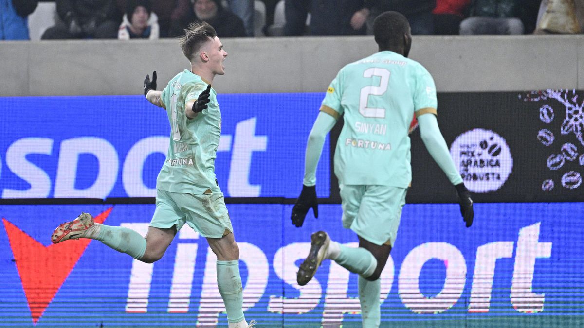 Stáli jsme vedle Lenina, potom na dálnici! Tohle byl balzám, řekl asistent Slavie po postupu do čtvrtfinále