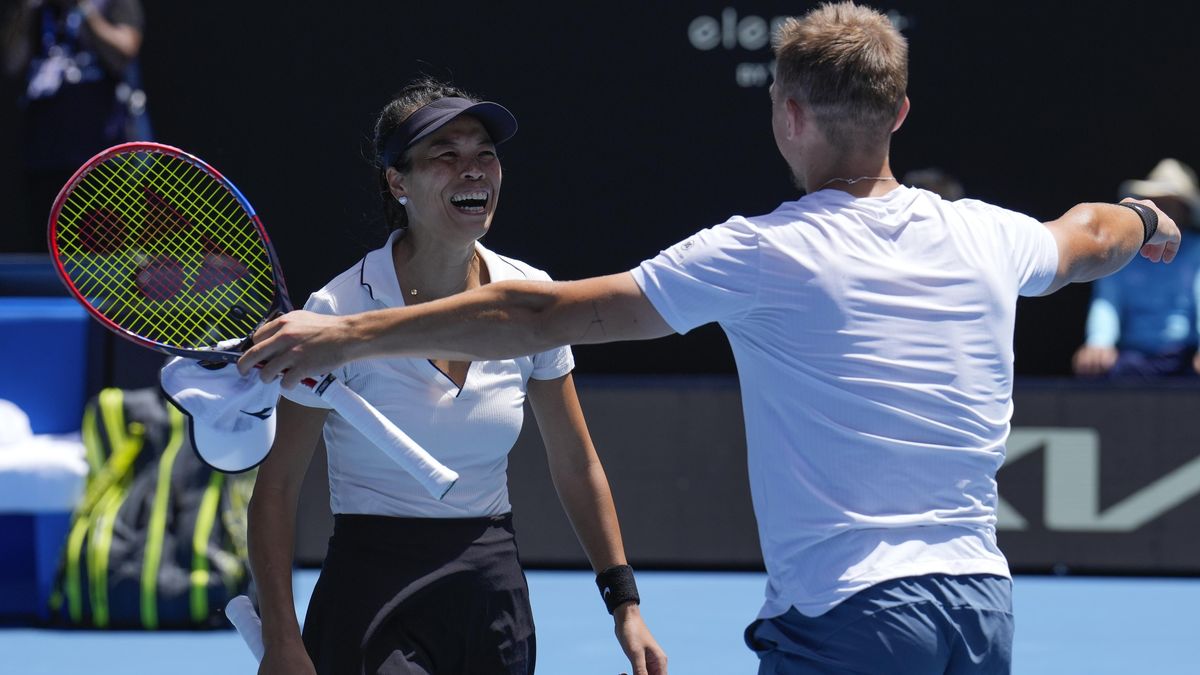 Smíšenou čtyřhru v Melbourne vyhráli Sie Šu-wej a Zieliňski
