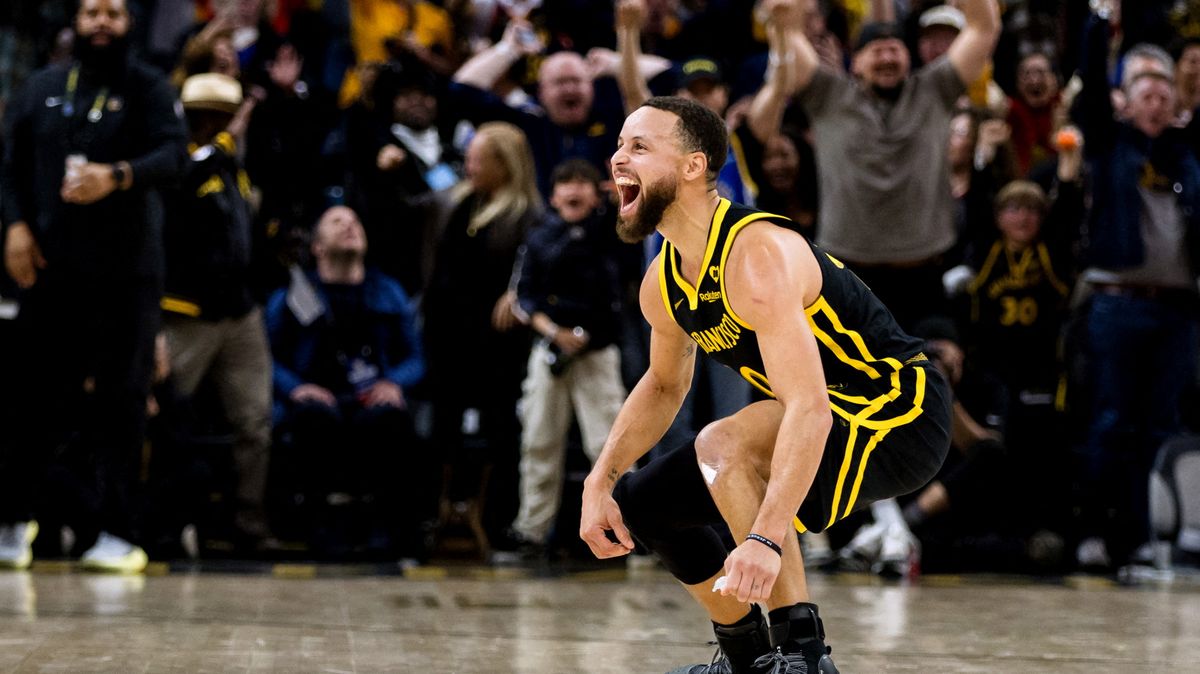 Curry rozhodl trojkou v poslední sekundě o výhře Warriors nad Phoenixem