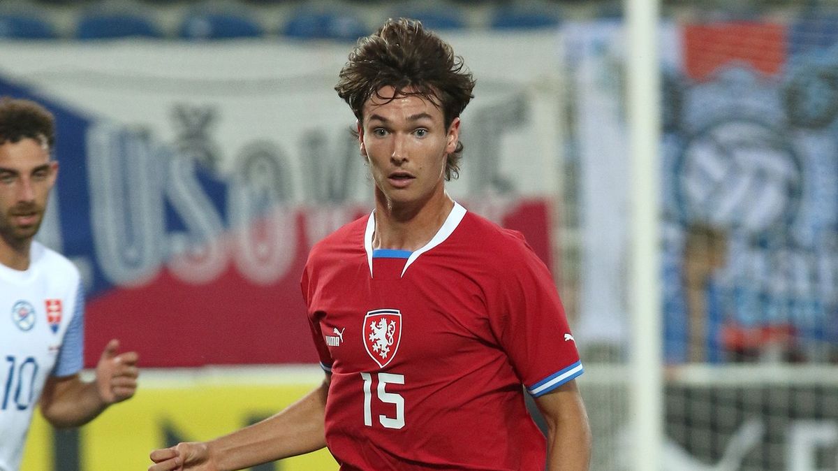 Fotbalisty Hradce Králové posílí mladý záložník Kaštánek ze Sparty