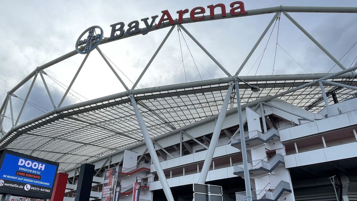 LEVerkusen. Zašedlé město, jehož dominantou je fotbal