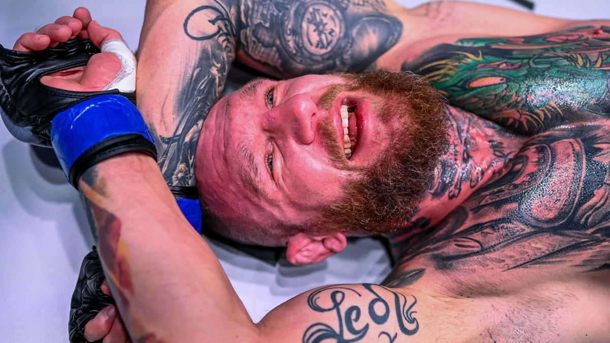 Vémola je legenda, uznal jeho KO přemožitel. Nejcennější triumf kariéry oplakal