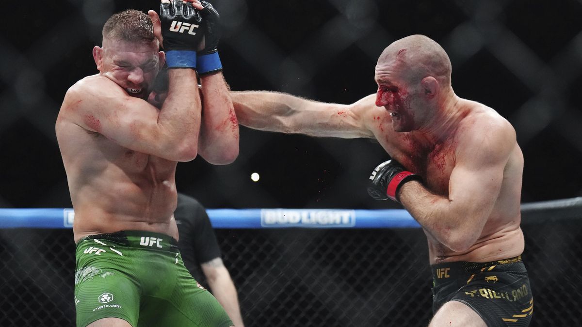 Zkrvavený šampion sesazen z trůnu. UFC má nového krále, válečná sekera zakopána
