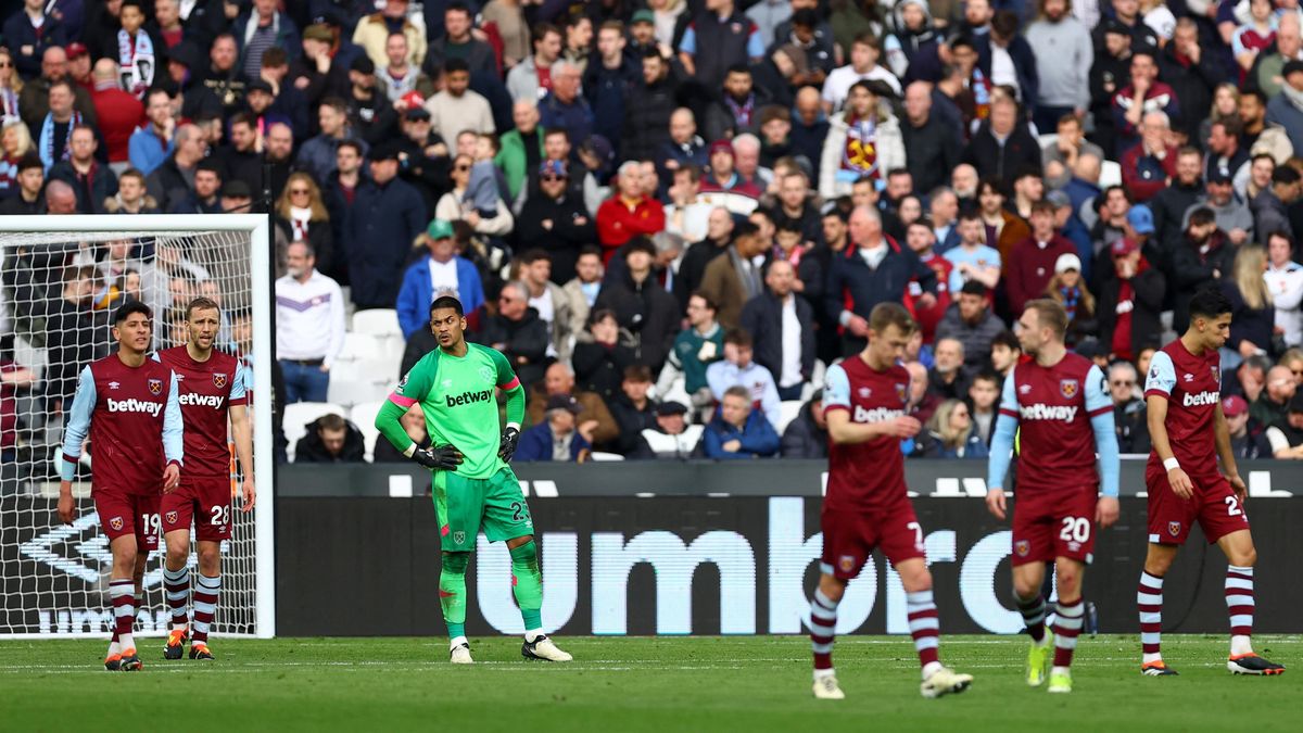 Arsenal rozdrtil West Ham, připravil mu nejvyšší prohru od roku 1959, Souček i Coufal hráli celý zápas
