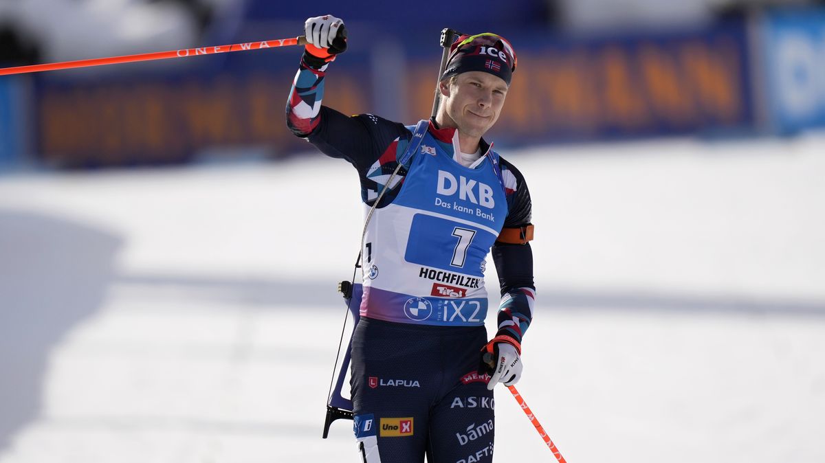 Je to brutální. Olympijský šampion se musí pakovat z biatlonového Světového poháru