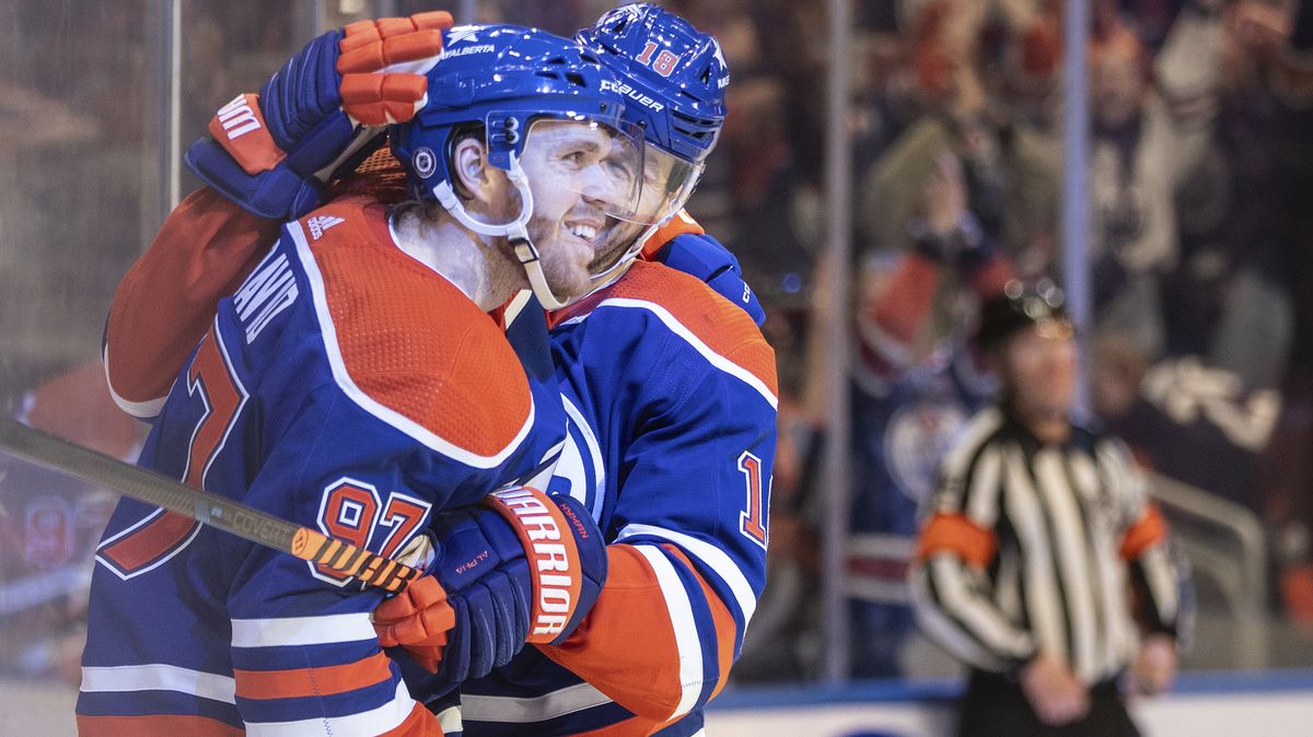 Mc100! Edmontonský kapitán vstoupil do elitního klubu. Další kandidát se hlásí