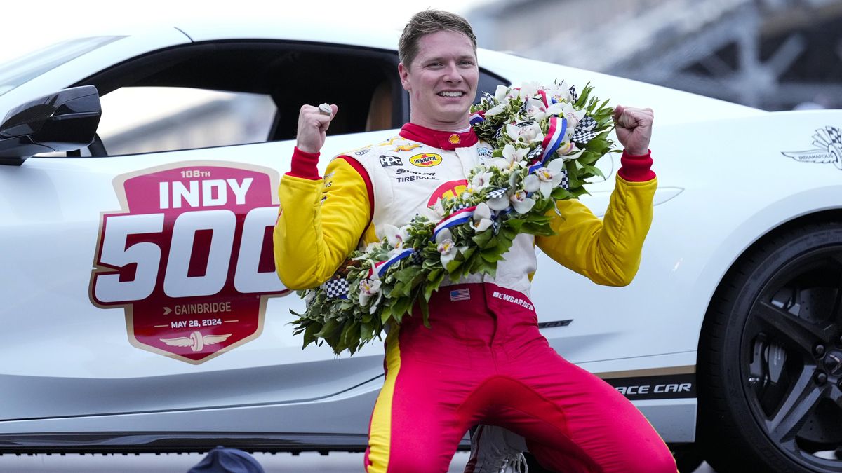 Americký pilot Newgarden obhájil triumf v závodě 500 mil v Indianapolis
