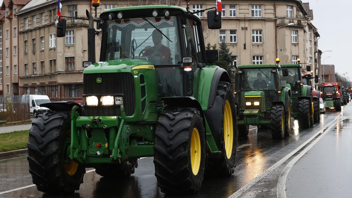 Na Letné budou v den zápasu s Liverpoolem protestovat zemědělci