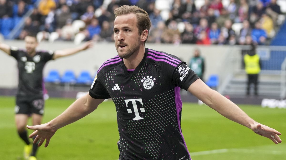 Kane 31. gólem v sezoně pomohl Bayernu k výhře a překonal další rekord