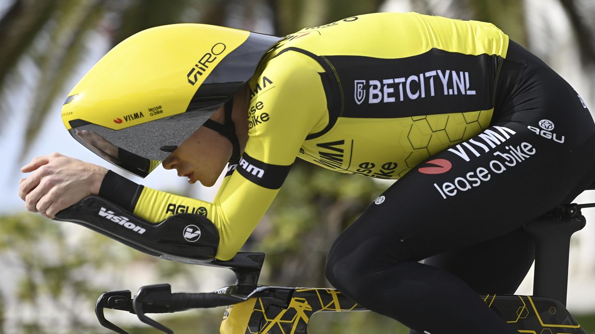 Cyklistická unie kvůli bizarním časovkářským přilbám přezkoumá své předpisy