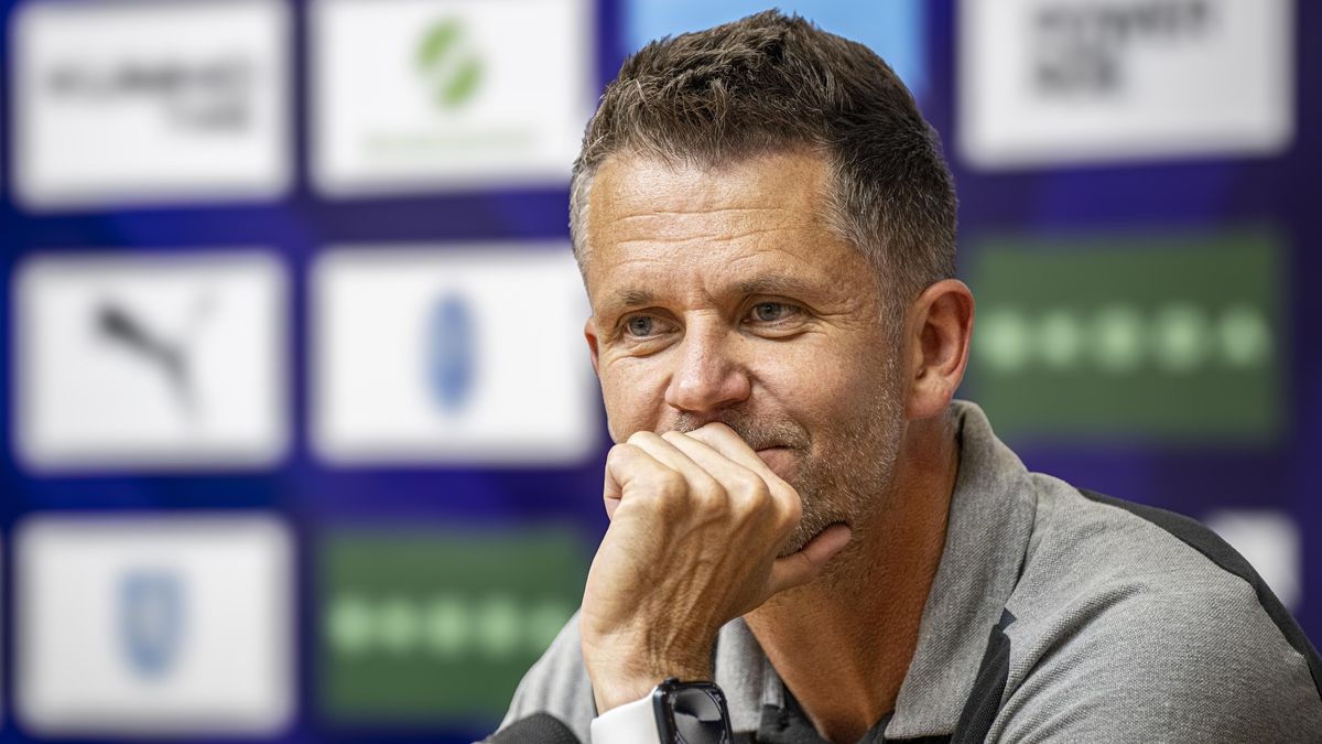 Holoubek: Přijímáme roli favorita. Z přepínání mezi ligou a Evropou mám respekt