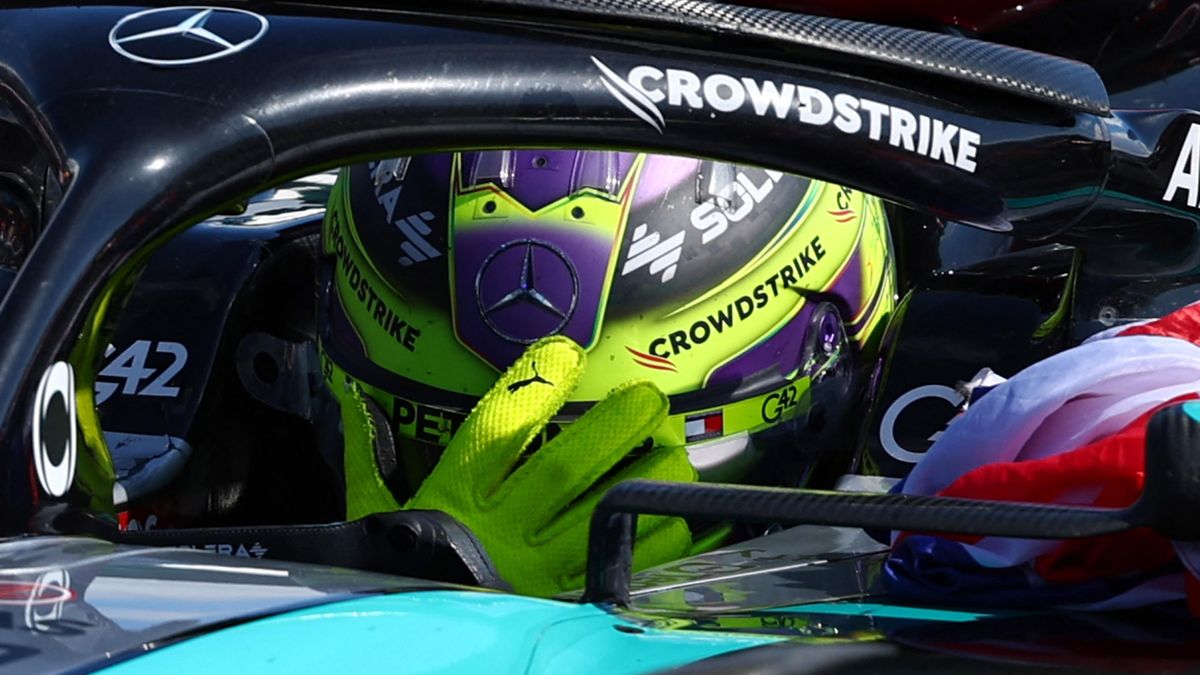Pochyboval o sobě, pak všem vytřel zrak. Nemohl jsem přestat brečet, spustil Hamilton