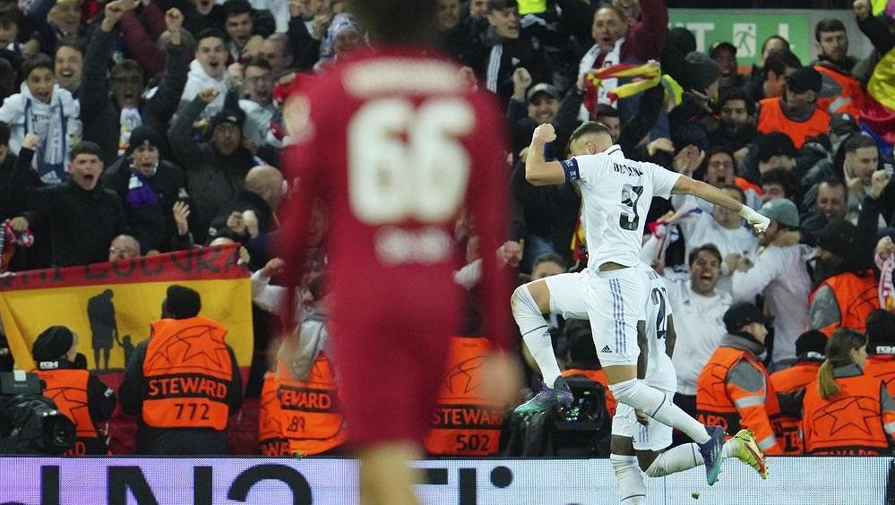 Sedmigólová kanonáda v Liverpoolu! Neapol z Frankfurtu odváží náskok