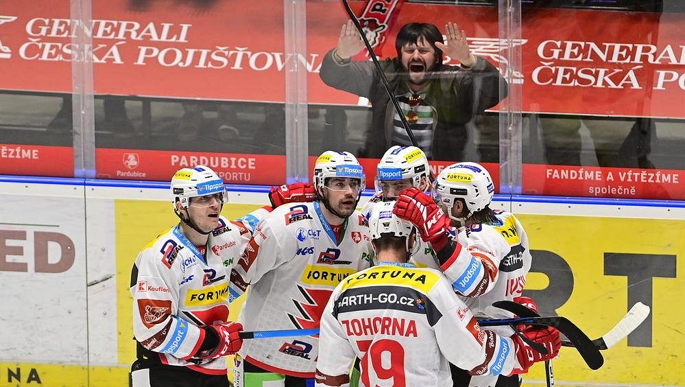 HOKEJ ONLINE: Pardubice budou hrát ve třetím čtvrtfinále v Olomouci o mečbol
