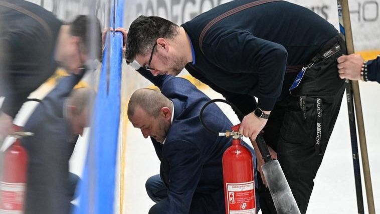 Proč se opakují potíže s ledem? Kluby šetří na chlazení, myslí si expert ČT