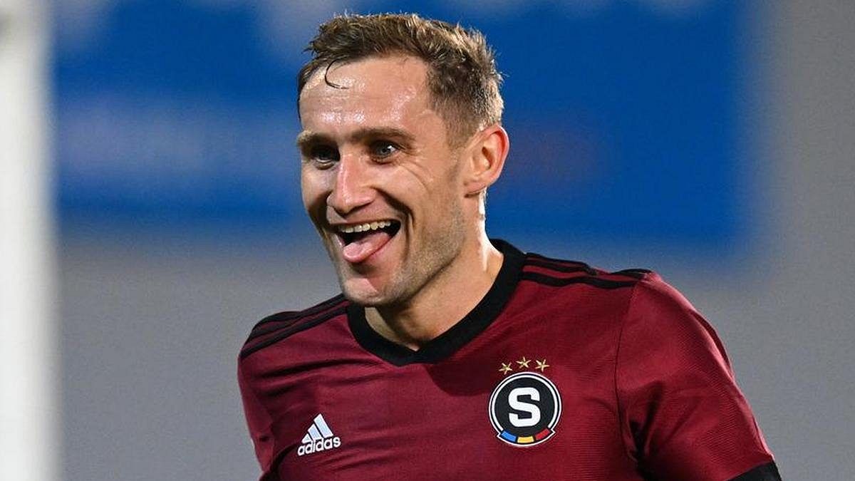 Veřejný rýpanec do Kuchty? Potřebuje to, Priske ví, co dělá, chválí expert trenéra Sparty