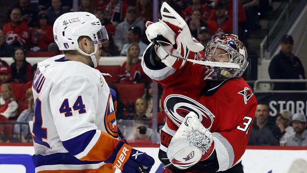 Carolina první mečbol nevyužila, k postupu nakročily Dallas a Edmonton