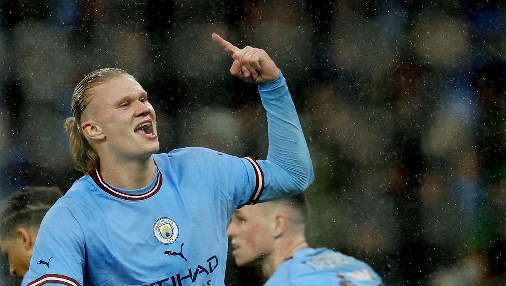 Kanonýr Manchesteru City Haaland je podle Guardioly připravený k návratu