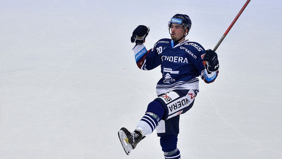 Útočník Bernovský míří z Vítkovic do Karlových Varů