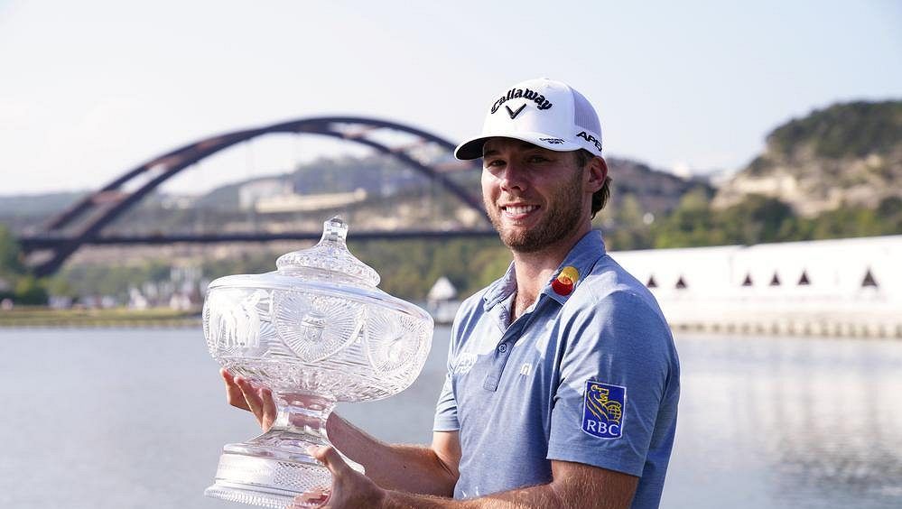 Světový šampionát ve hře na jamky vyhrál americký golfista Burns