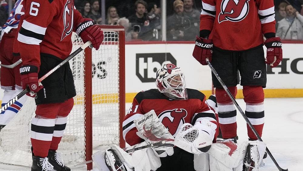 Zklamaní Devils se střílejí do vlastní nohy. Kuráž si dodávali rvačkami